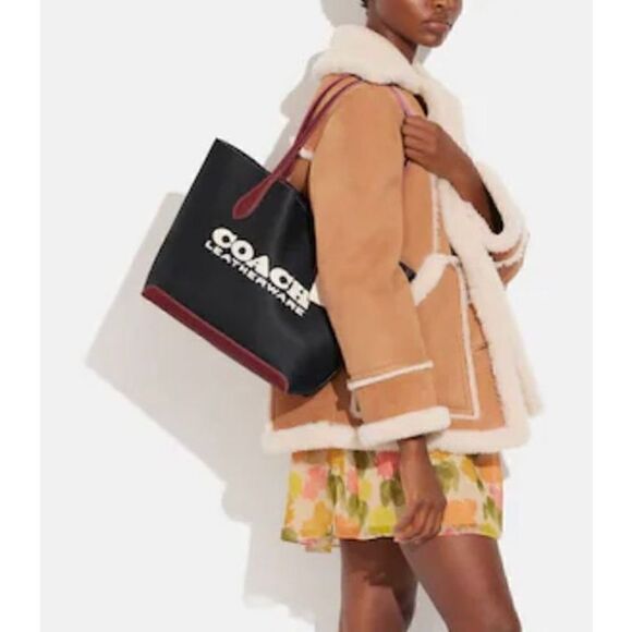 🔥NWT! Coach CE734 Kia Tote Handbag Colorblock Msrp:$250.00 - Picture 6 of 10